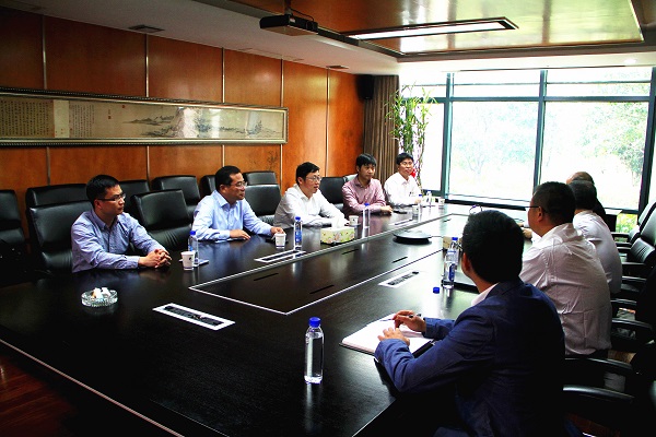 巨化集團董事長、黨委書記胡仲明一行到訪我司考察交流